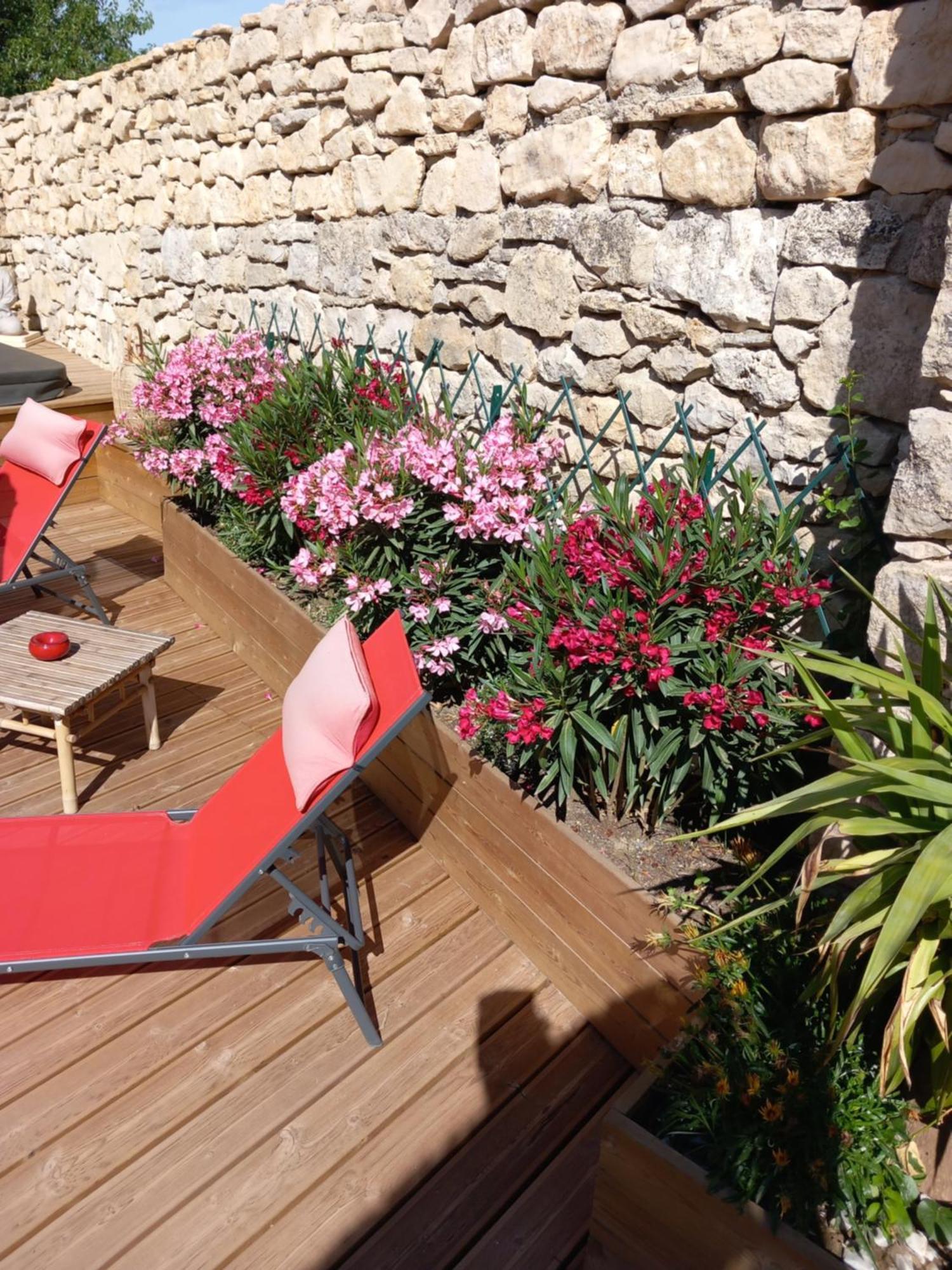 Chez Daniele Chambre Avec Jacuzzi Et Terrasse Privee Murs  Exterior foto